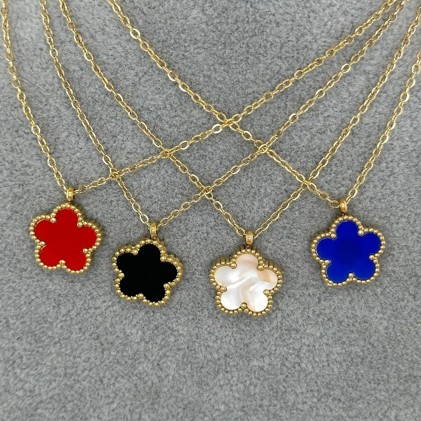 Flower necklace (5 petal- white)