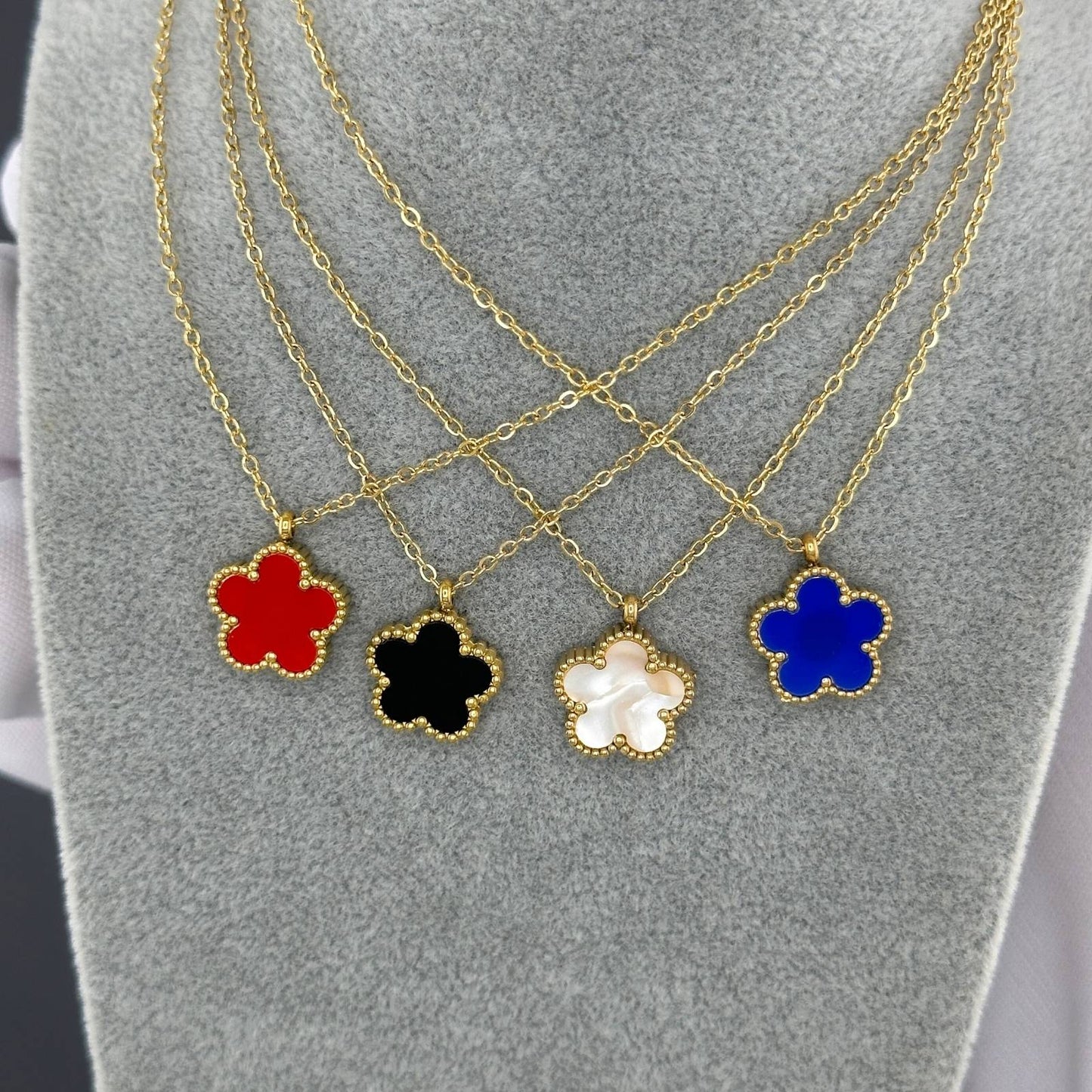 Flower necklace (5 petal- white)